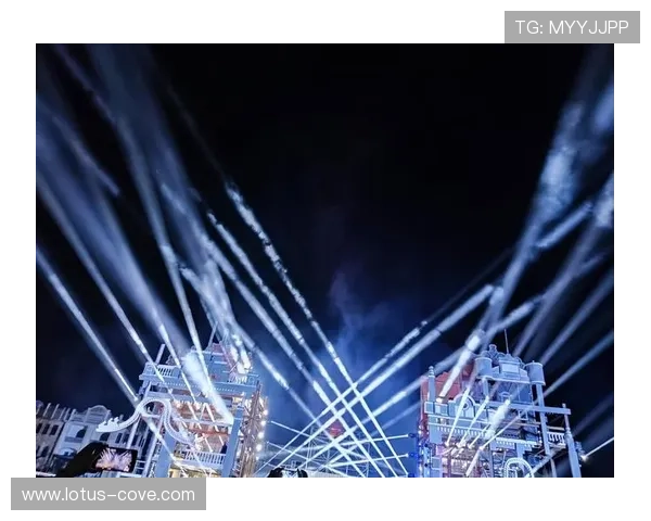 星空足球公园：夜晚星空下的足球运动新体验，打造城市夜生活的理想休闲场所